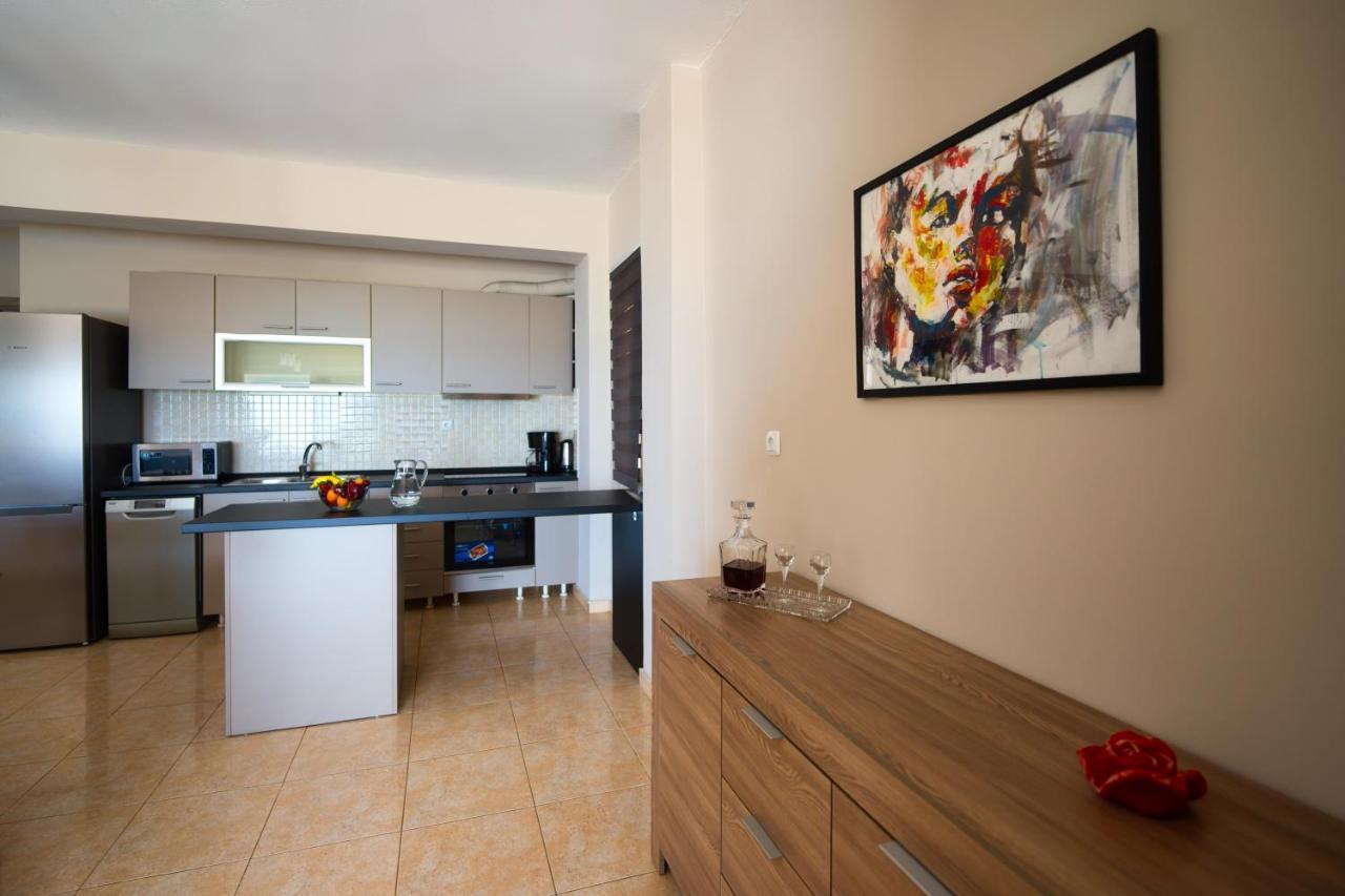 Villa Anelia Sea View *